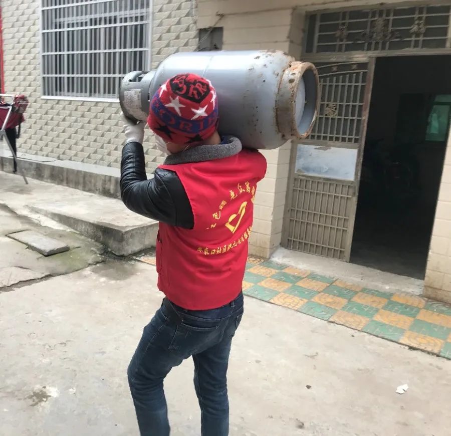 这个家庭“邮局”，接线与派送两不误