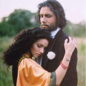 俊美少年离开13年，初恋已是寡妇，影响中国三代人的外国小说，爱情中的隔阂和复仇被刻画得淋漓尽致