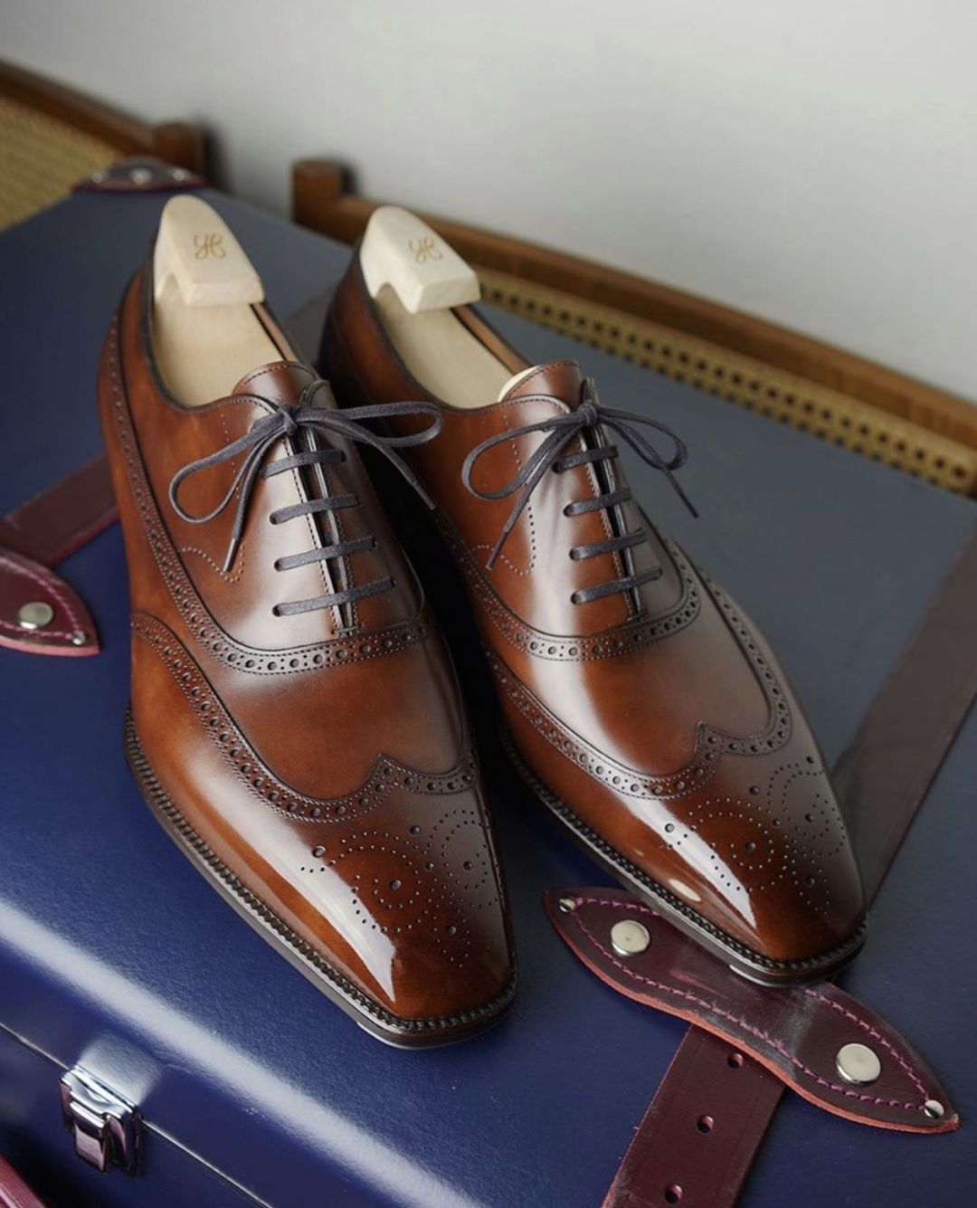 皮鞋看鞋面还是内里,皮鞋的种类及区别