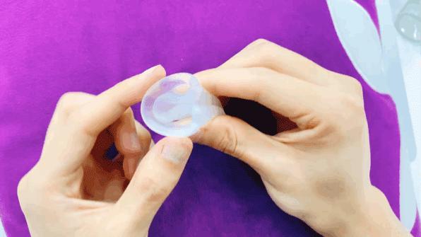 比棉条还好用的姨妈神器:如何把一个杯子放进身体?