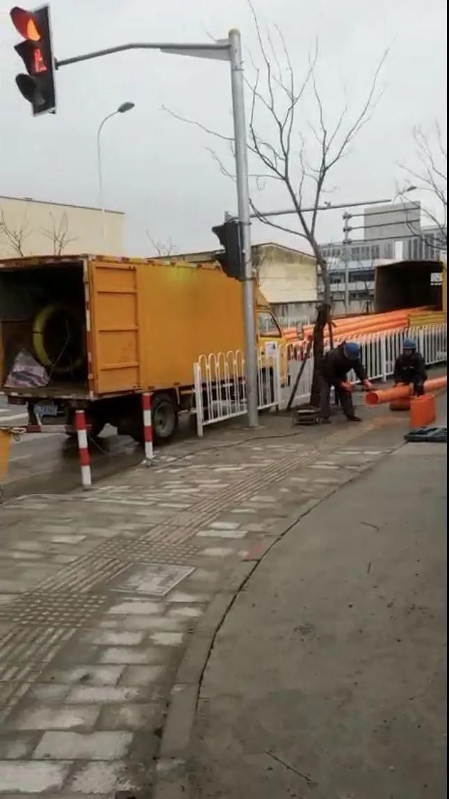 梅陇镇一线战“疫”日记（0312）——参与援建上海“小汤山”5G基站配套建设工作，企业展现非一般效率