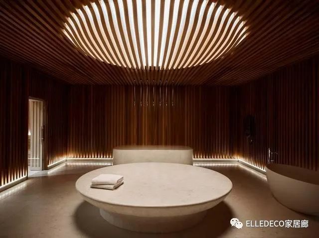 优衣库东京新宿店,优衣库新款天蓝色镂空