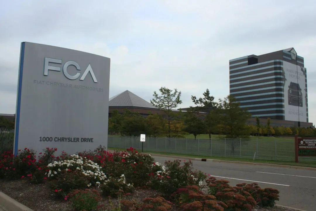 致菲亚特·克莱斯勒,二：中国人气愤的同时，意大利人脸上写满了尴尬