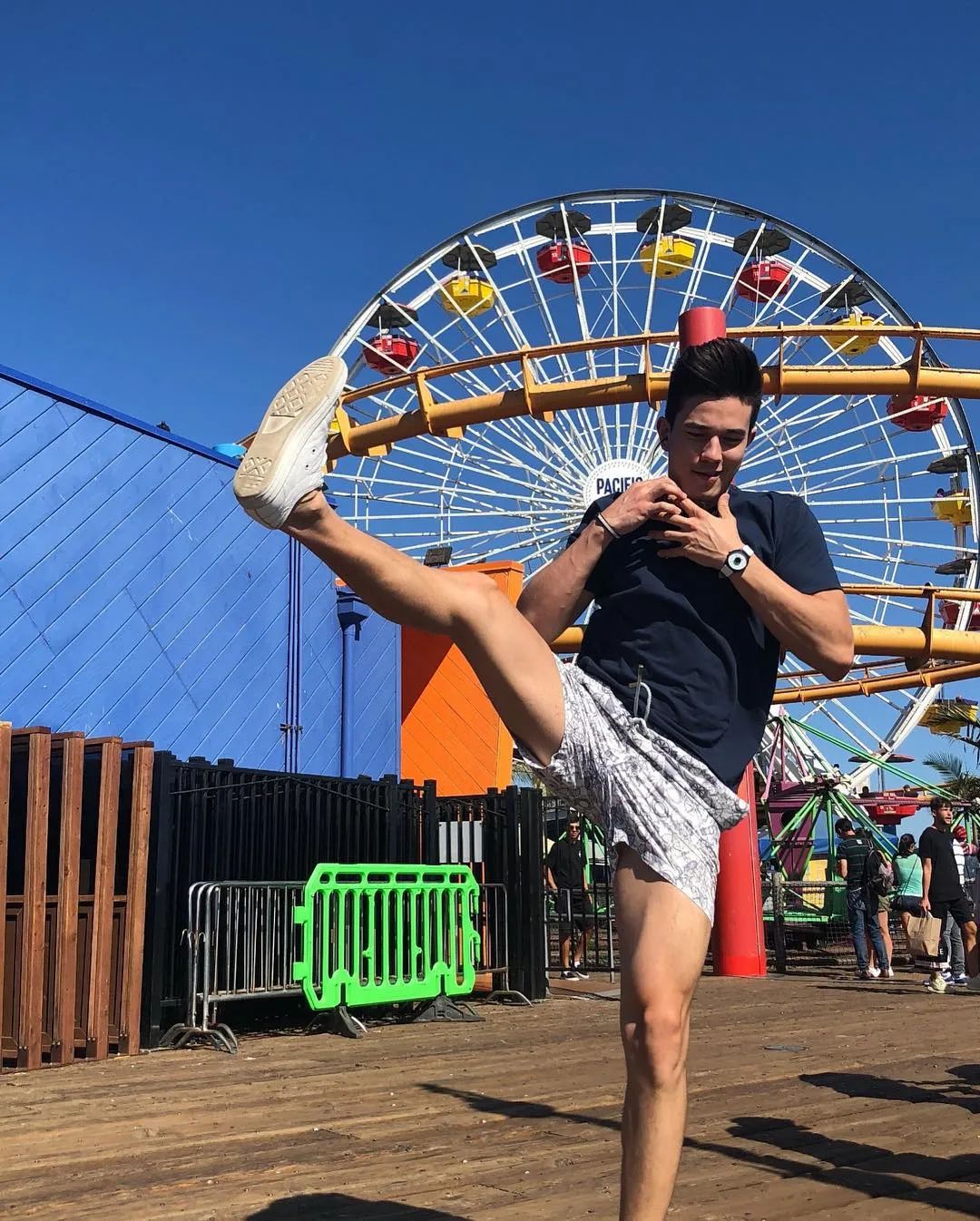 鍥涘窛鎴愰兘璇枃鑰佸笀,鎴愰兘璇枃鑰佸笀