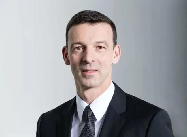 走马换将!“后疫情时代”汽车业变局浮现|中国汽车报