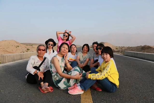 南北疆深度环线8日游,南北疆30天旅游攻略