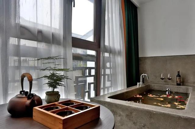 美豪酒店「渡劫」：送外卖、做汤池、转联办，看准本地生活