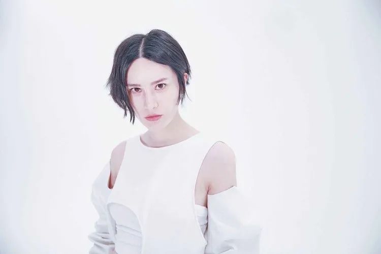 为什么06超女冠军是尚雯婕,06超女尚雯婕为何被孤立