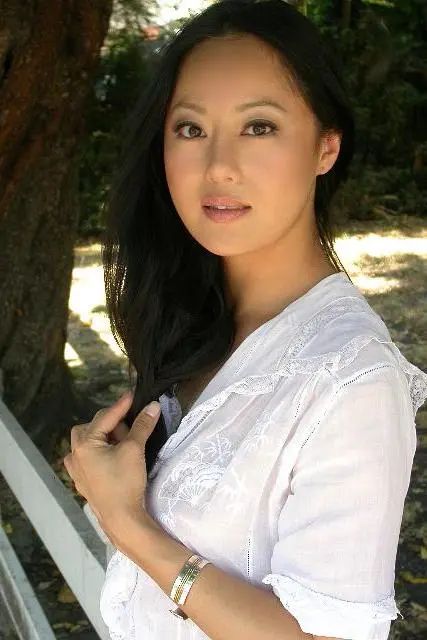 4岁逛连卡佛，13岁成香奈儿常客，她才是初代白富美