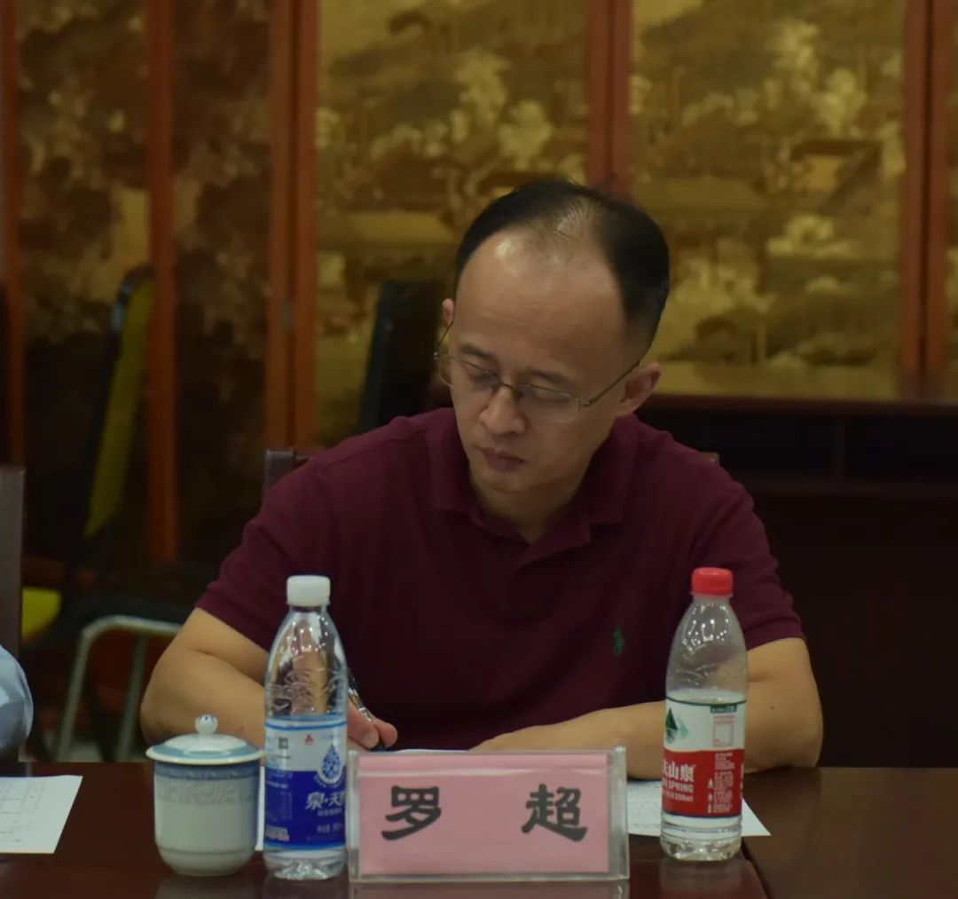 “云视察+云座谈”!9名代表委员与4800名网友在线见证重庆法院这场直播拍卖