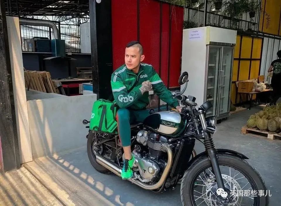 泰国健身教练赤膊卖榴莲走红,泰国健身教练榴莲