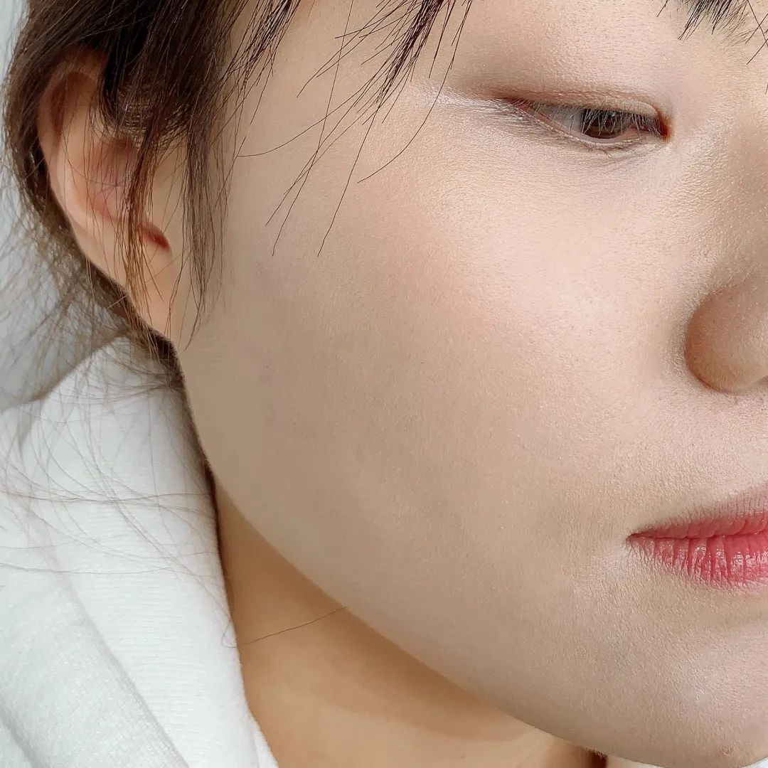 拒绝油腻毛孔粗大,水光肌粉底韩国女星