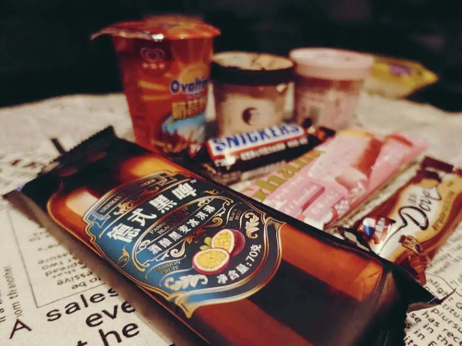 去便利店买吃的回来吃,去便利店买个东西