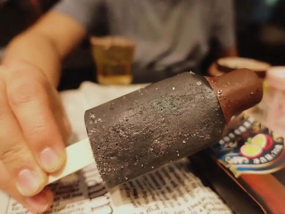 去便利店买吃的回来吃,去便利店买个东西