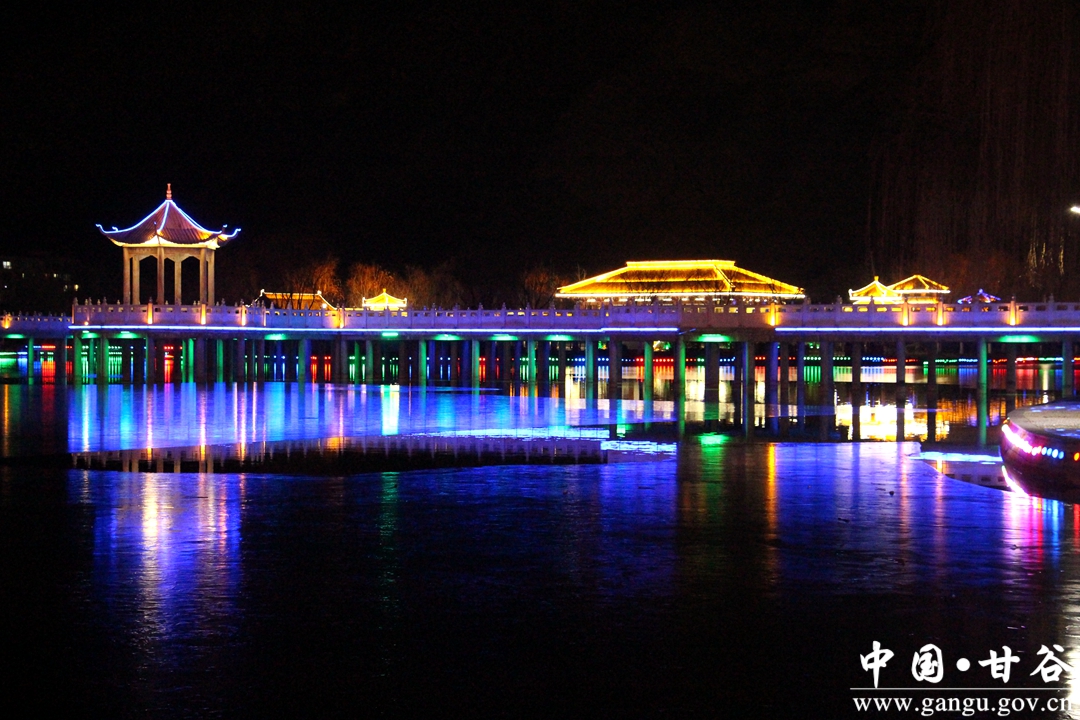 甘谷大像山世界之最,甘谷大像山镇全景