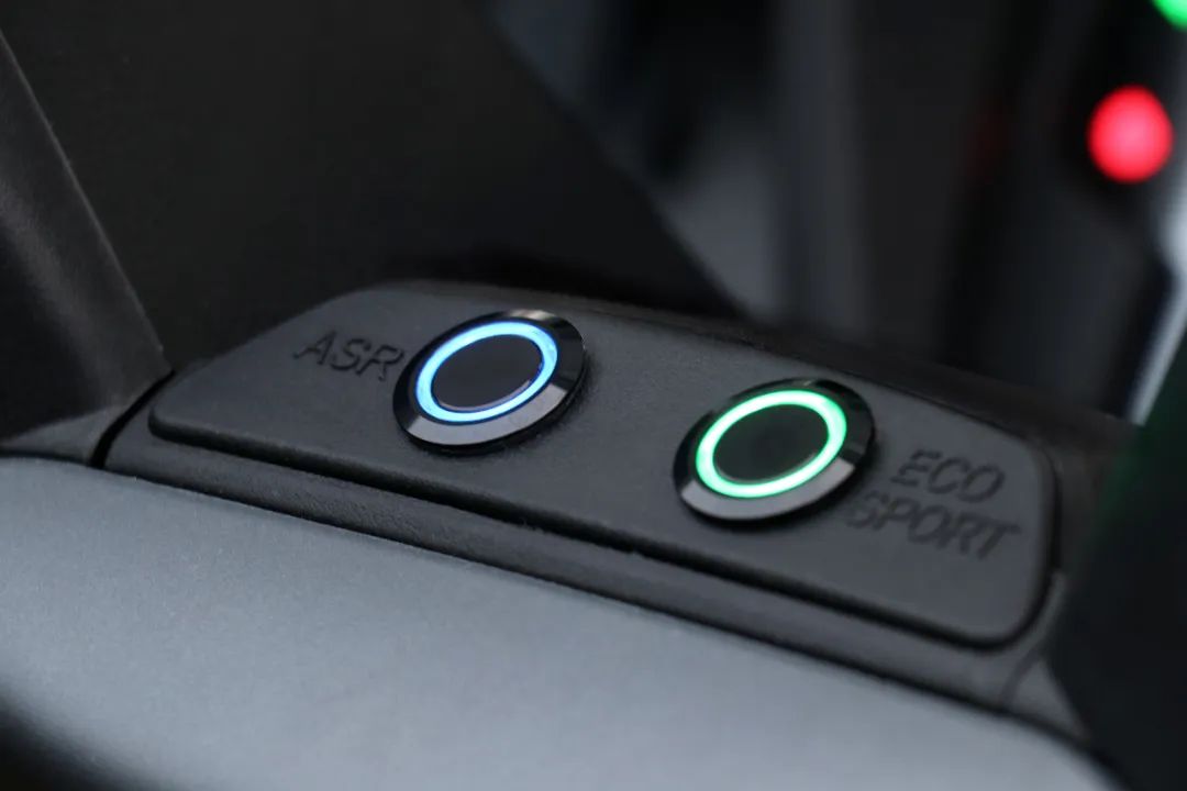 新上市250踏板车,新上市的250踏板车