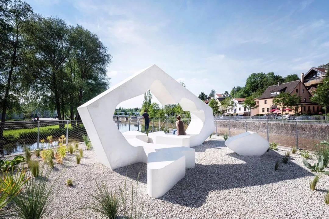 板凳奇葩设计,板凳上面的造型