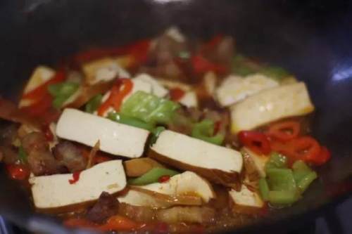 豆瓣酱豆干的做法,豆瓣酱炒豆干怎么炒好吃