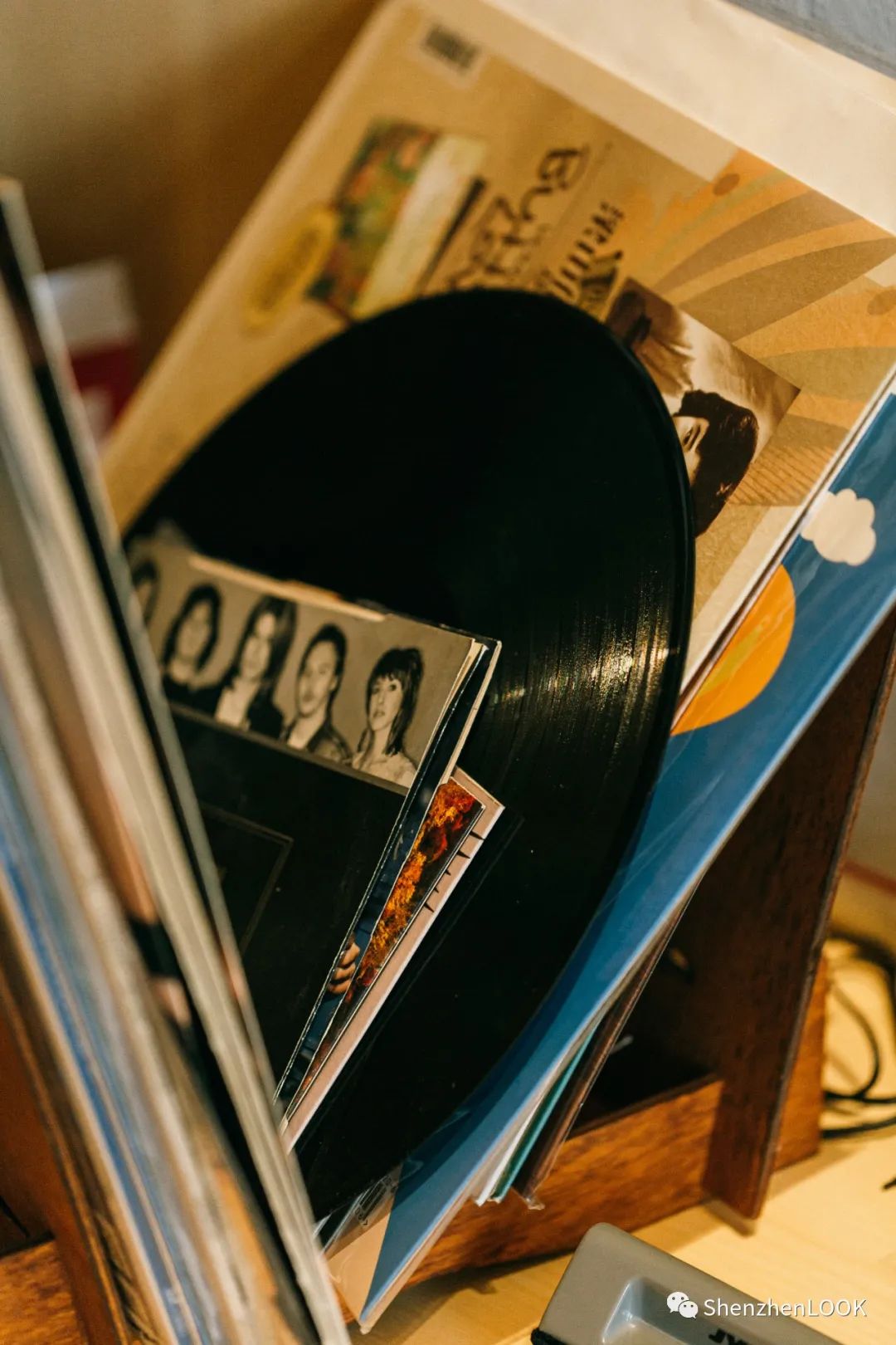 LOOK|深圳「黑胶店」,4家复古唱片行