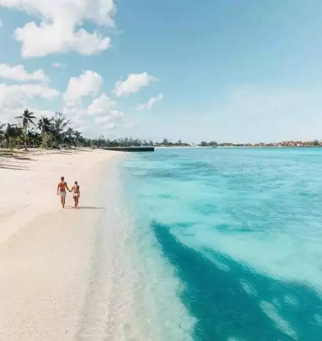 一张照片卖6万的清洁工，靠穷游把美女娶回了家