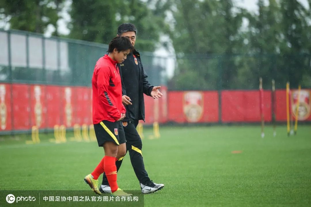 新中国足球队,中国足球队今天的首发