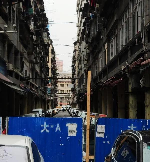 一夜之间都要去摆摊儿！已有网友晒出进货清单、地摊照，还有秘籍