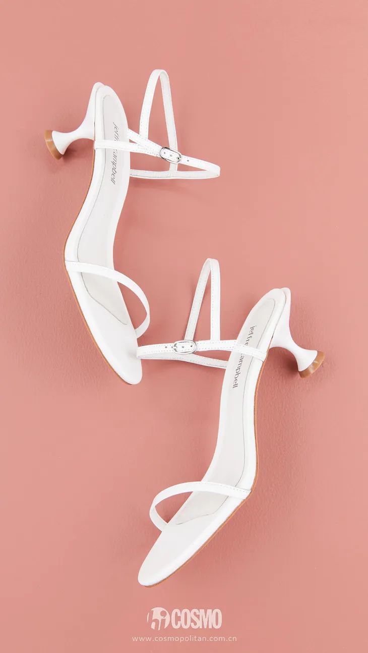 杨采钰度假拎的独家小众包,我可以