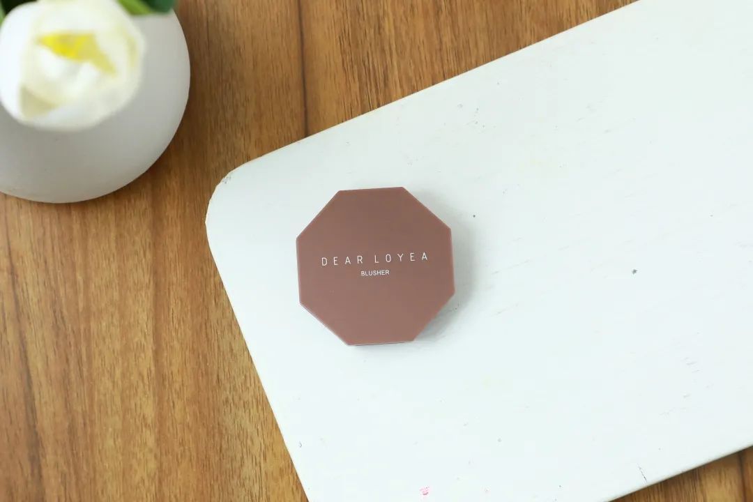 周雨彤泪沟神器,周雨彤的泪沟神器