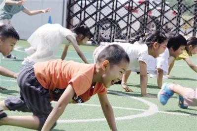 载欣载奔，来个抱抱，高新一幼复学啦