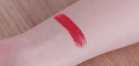 鼻头痘痘挤出来的白色物质是什么,团状红痘痘