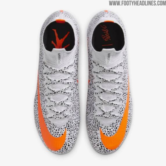 c罗nike最新款,耐克c罗足球鞋限量版金色