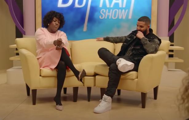 杰伦黑丝绸，TS天价AF1，近期MV中的“私藏热爱”各不相同