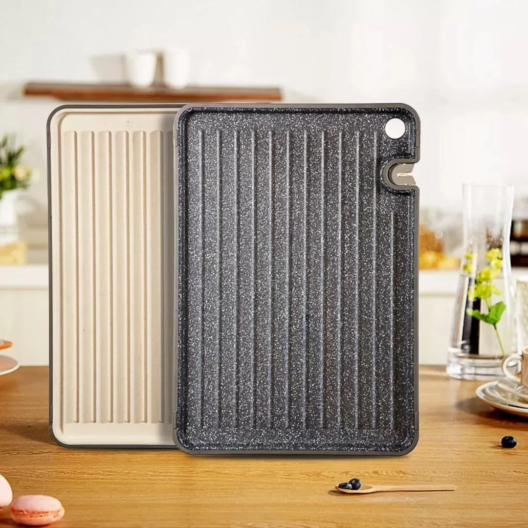 2亿细菌藏身菜板，99%抗菌的变态菜板，不发霉，磨刀磨蒜样样能行