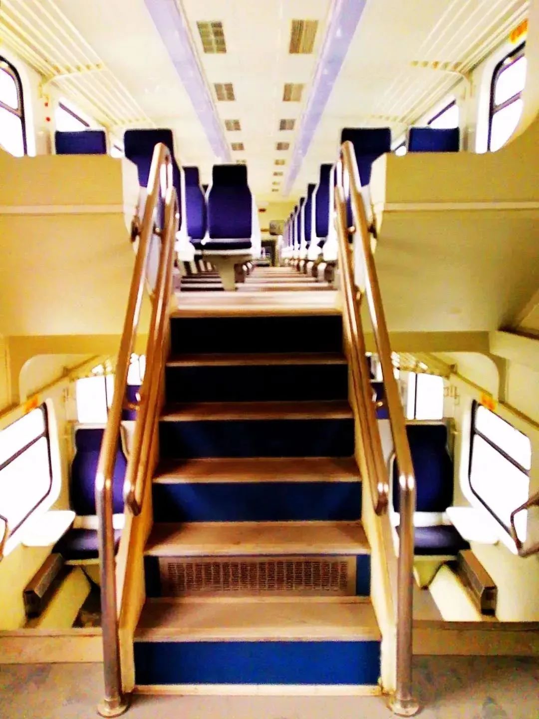 那些年我们坐过的双层列车 (那些年我们坐过的双层火车)