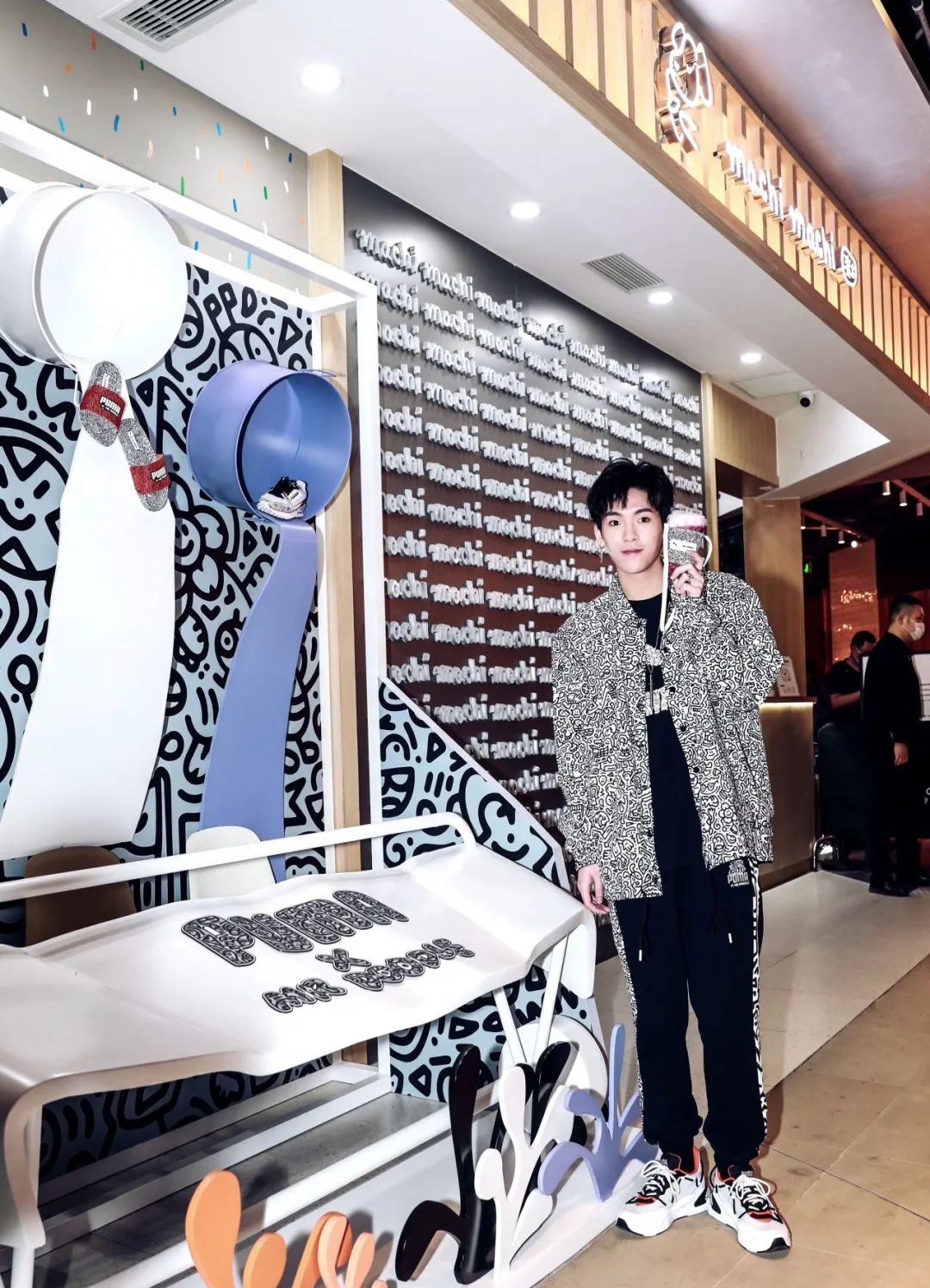 puma新款涂鸦红蓝两个配色,puma新出的联名