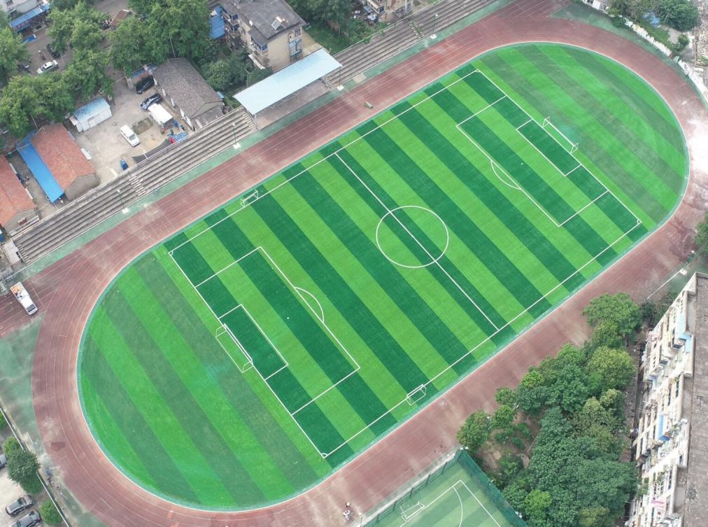 喜欢踢球的小伙伴,喜欢踢球的朋友们