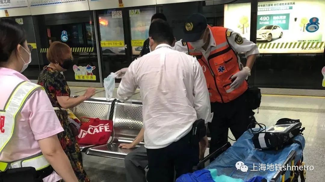 不吃早饭低血糖晕倒,不吃早餐晕倒