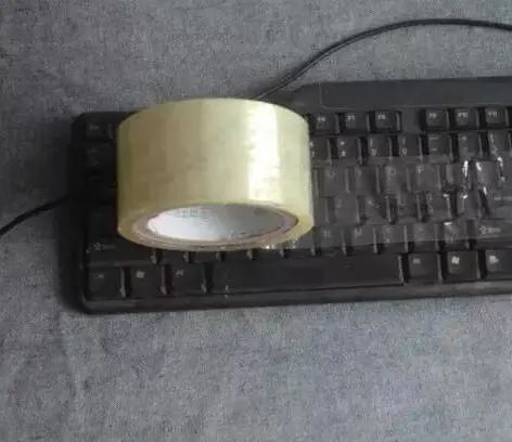 透明胶带用什么东西能处理掉,透明胶带小妙用清除死角少烦恼