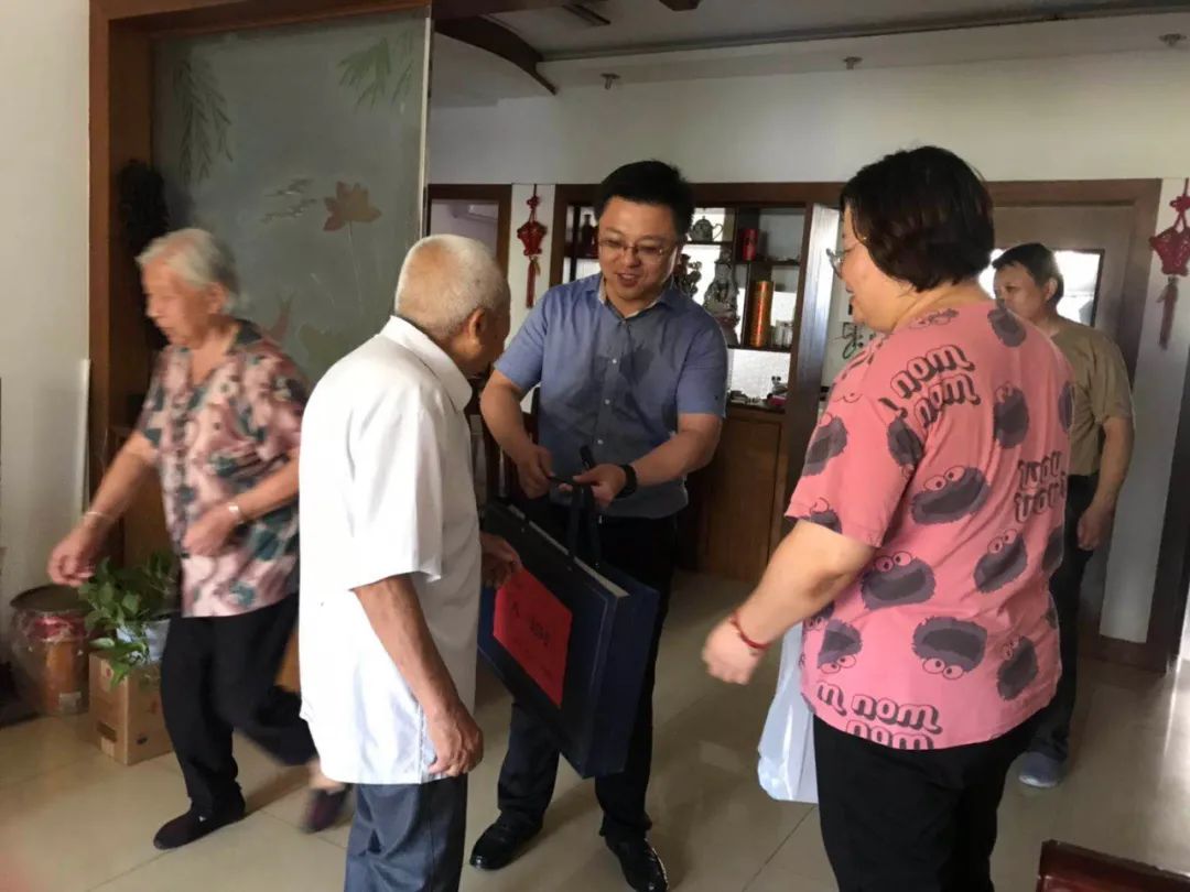 致敬老兵岁月静好,致敬老兵不忘初心牢记使命