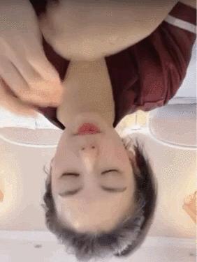 大家都在追《三十而已》,我却偷偷看了看她的化妆台