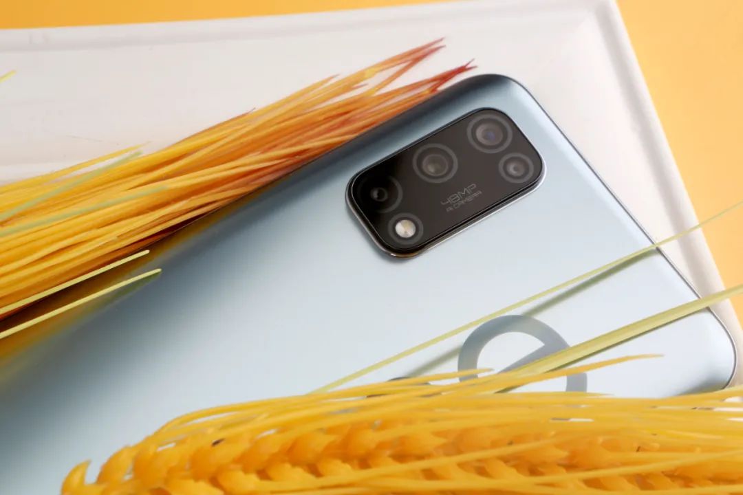 奥利给真正的秘密,realme真我v15散热