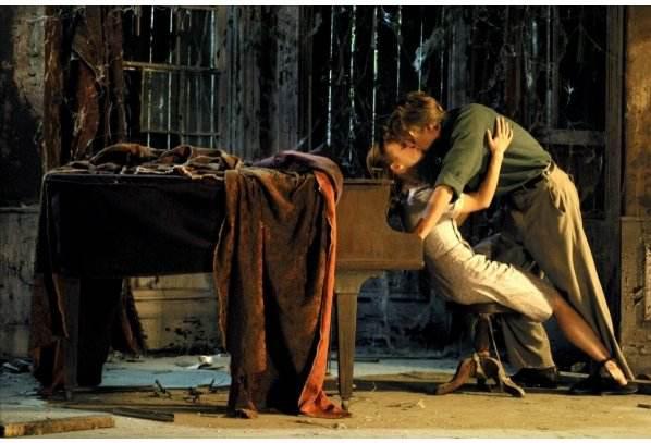 豆瓣评分8.0以上爱情剧,豆瓣评分8.8爱情