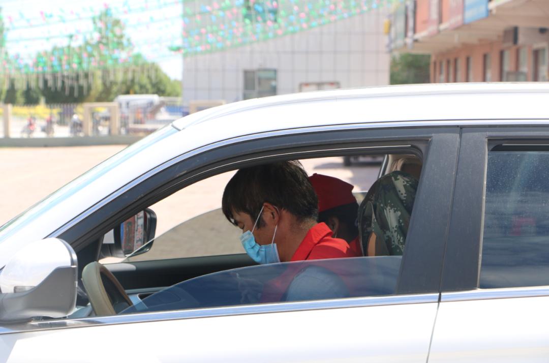 新时代文明实践|上阵父子兵并肩防疫情