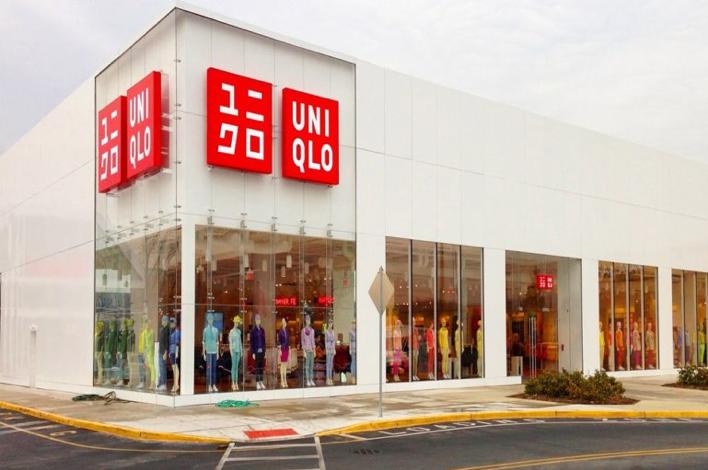 国际资讯｜LV入驻抖音、Burberry在深圳开设咖啡馆、美国LordTaylor百货破产、优衣库关闭韩国9家门店