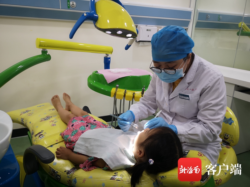 乳牙没掉新牙长出了是营养过剩吗,小朋友乳牙脱落长新牙吃什么硬物