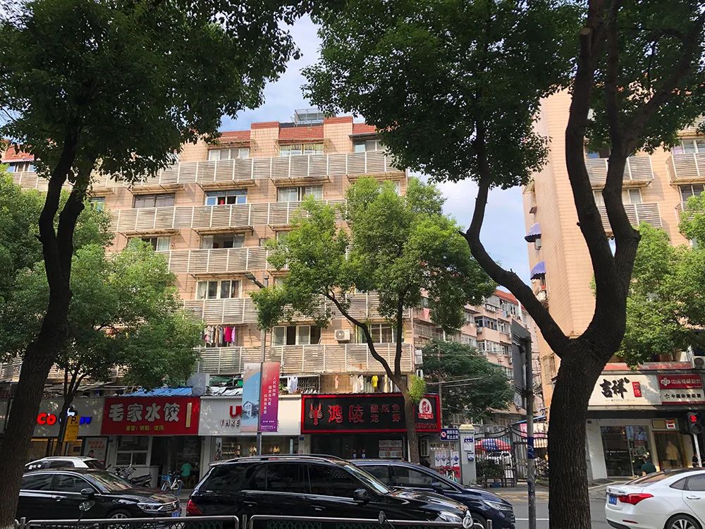 惊！南京三线“草小”成功逆袭，业主膨胀却不被认可，真相...