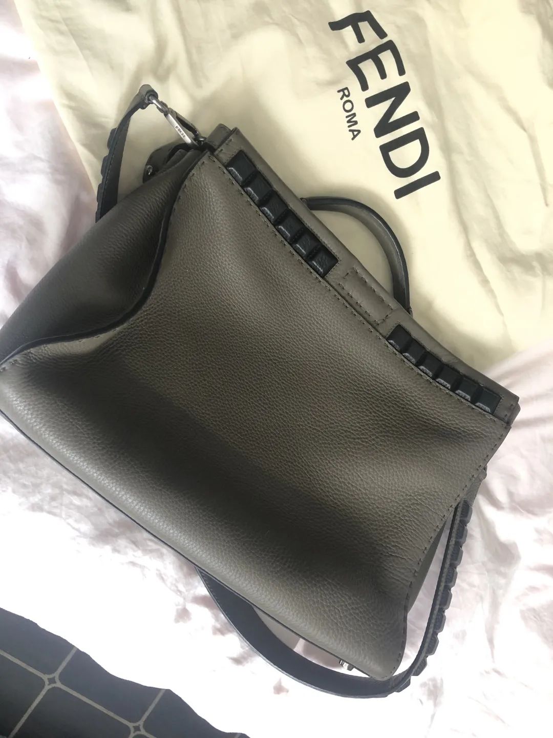 都说男人就是要大包，布耀廉到底谁大包