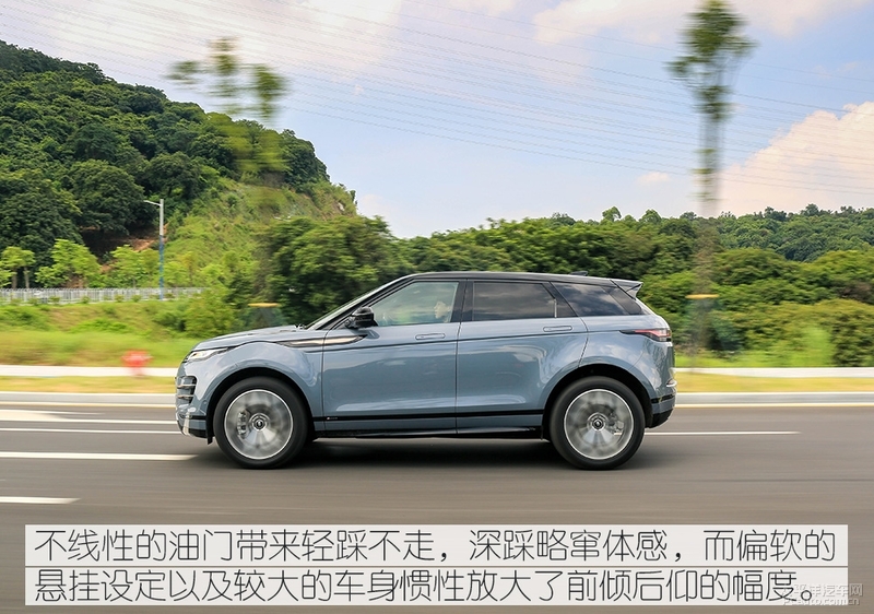 2020路虎揽胜极光评测,沉浸式看车19款路虎极光