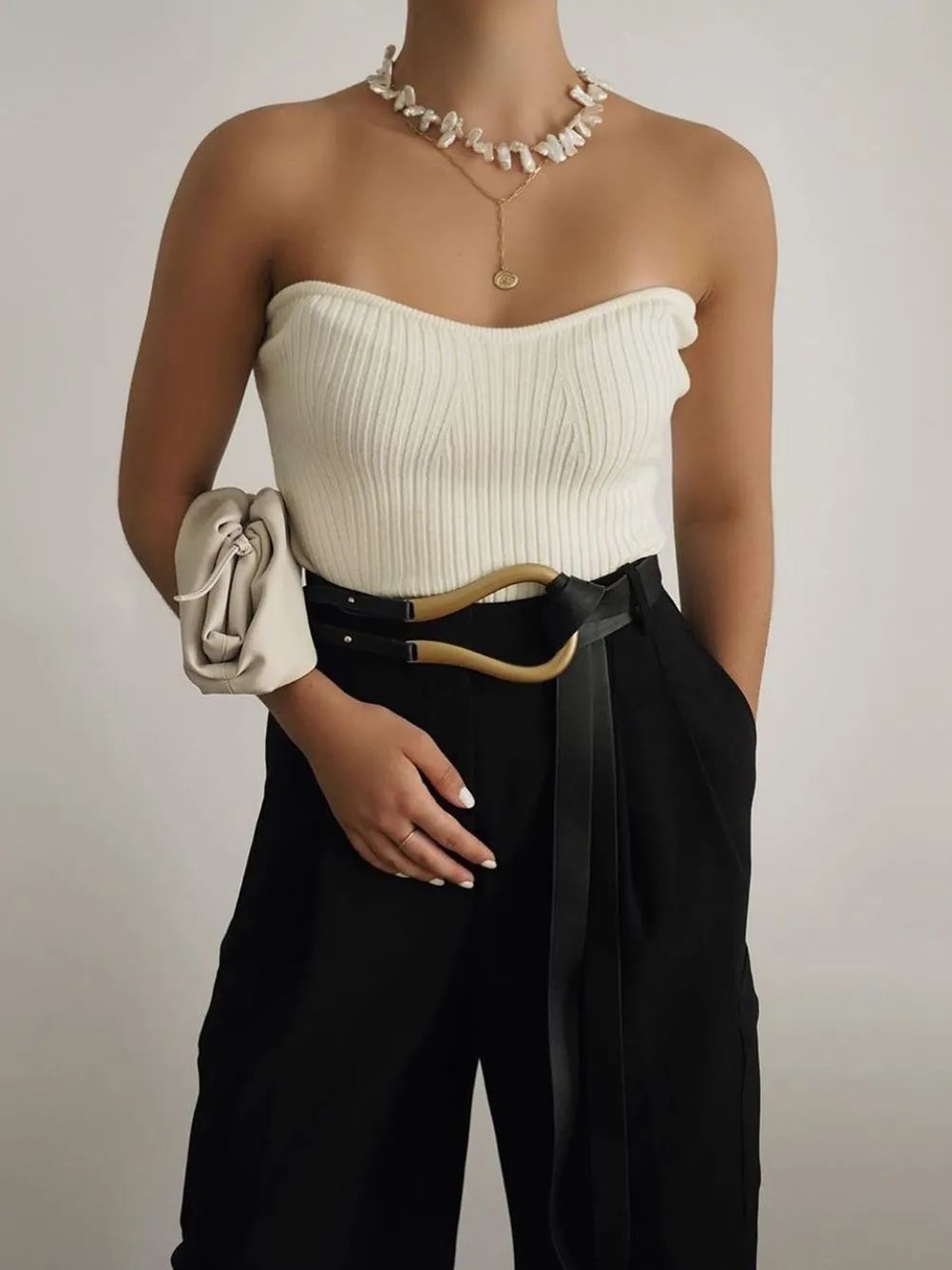 夏天可以穿针织吗,谁说夏季不能穿套装