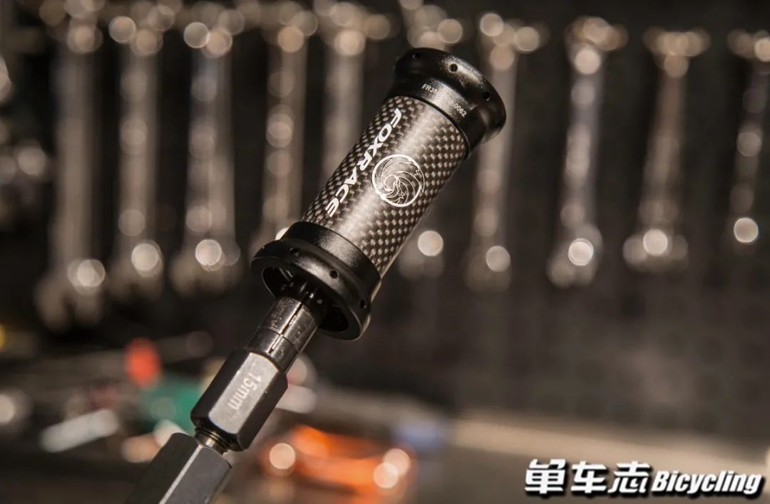 久裕培林花鼓塔基的拆卸保养视频,公路自行车培林花鼓保养